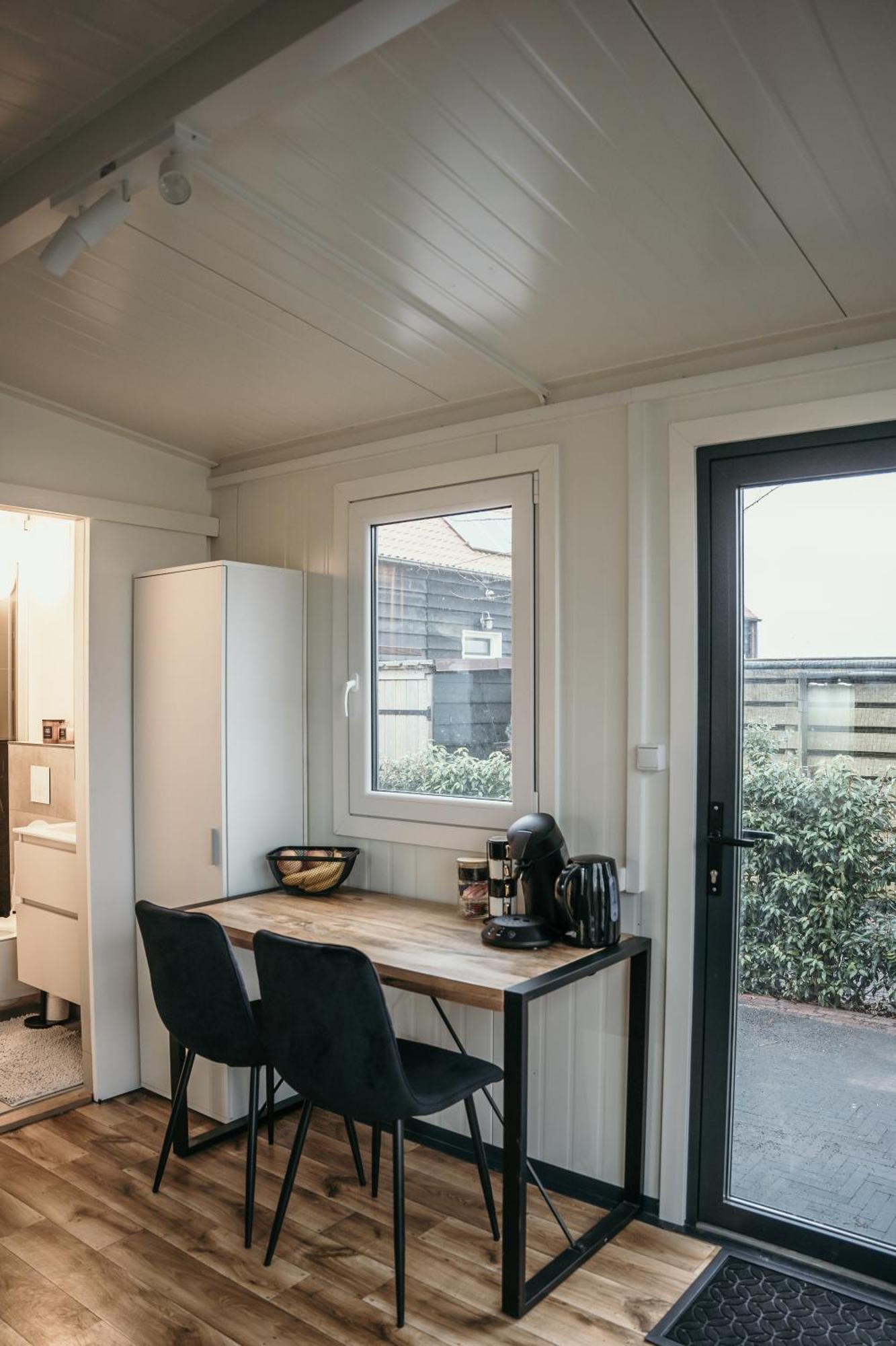 Luxe Tiny House Incl Jacuzzi En Strandhuisje In Zomerseizoen Meliskerke Exterior photo