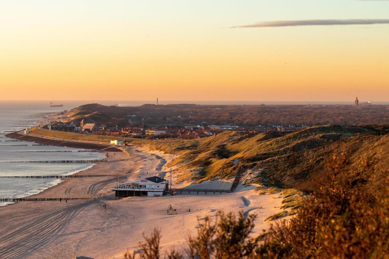 Luxe Tiny House Incl Jacuzzi En Strandhuisje In Zomerseizoen Meliskerke Exterior photo
