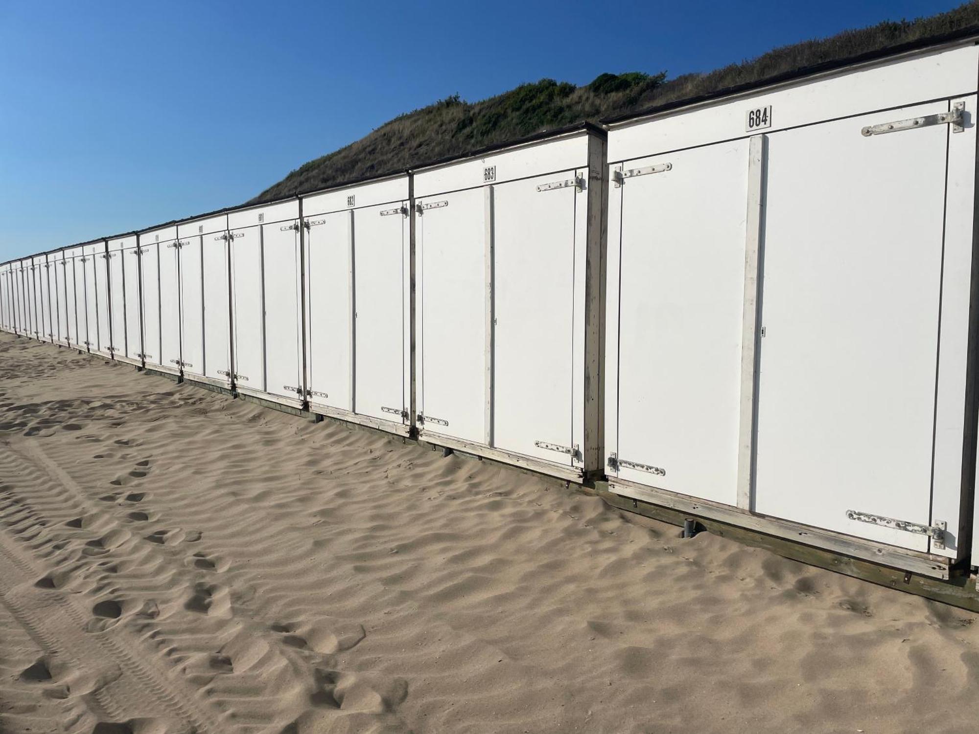 Luxe Tiny House Incl Jacuzzi En Strandhuisje In Zomerseizoen Meliskerke Exterior photo